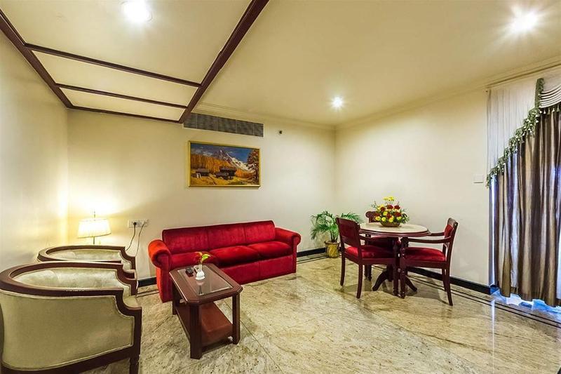 Westway Hotel Kozsíkóde Kültér fotó
