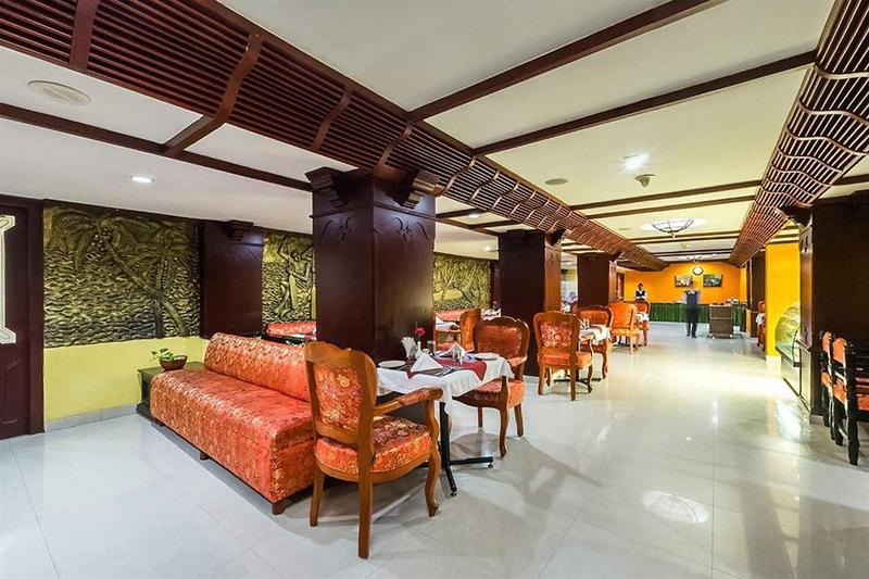 Westway Hotel Kozsíkóde Kültér fotó