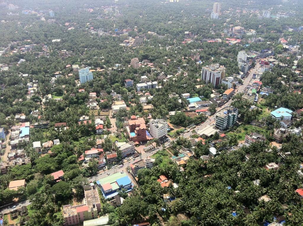 Westway Hotel Kozsíkóde Kültér fotó