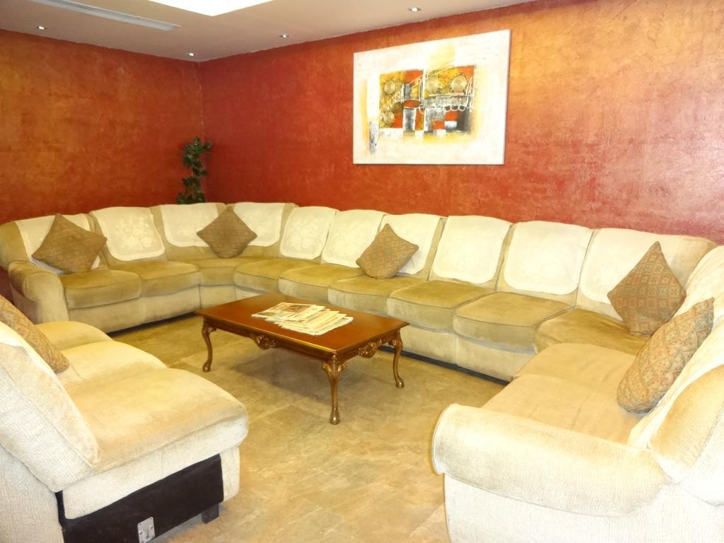 Westway Hotel Kozsíkóde Kültér fotó